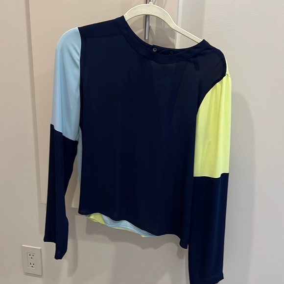 Top - Picture 1 of 1